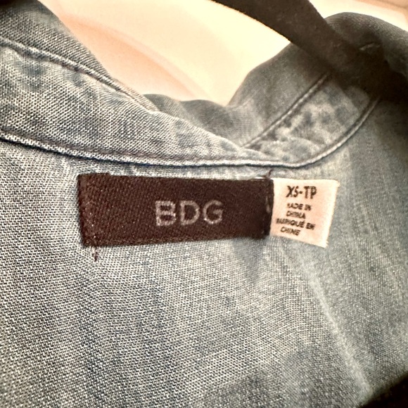 Urban Outfitters BDG Boyfriend Denim Shirt XS - Picture 3 of 5